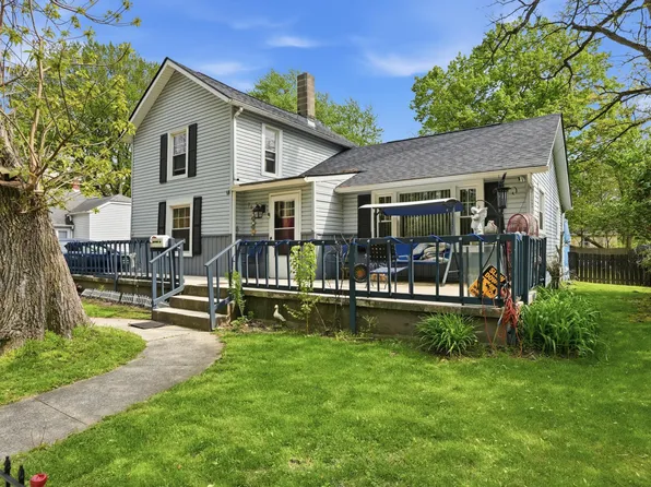 1002 Beech St, Valparaiso, IN 46383