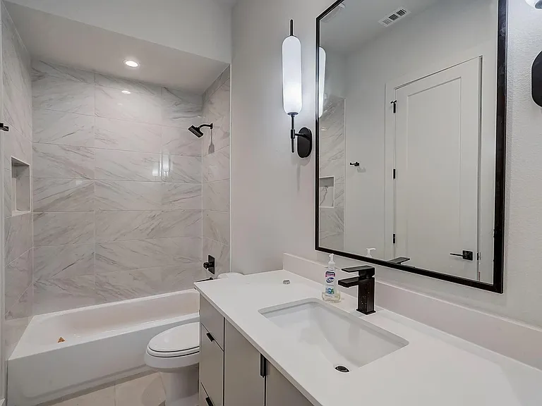 1719 Homeland St — Photo 26