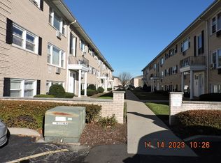 4937 N East River Rd UNIT 2B, Norridge, IL 60706