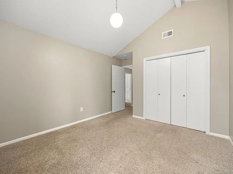 5923 Pebble Springs Dr — Photo 33