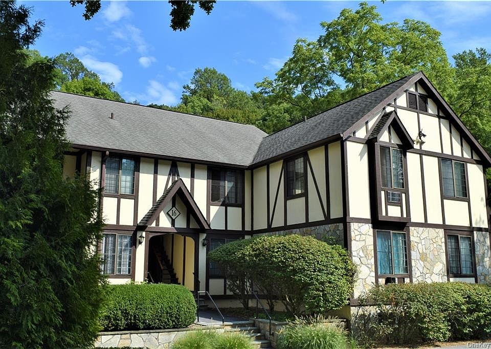 1st image of 16 Foxwood Dr