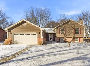 1107 S Wells St, Sandwich, IL 60548