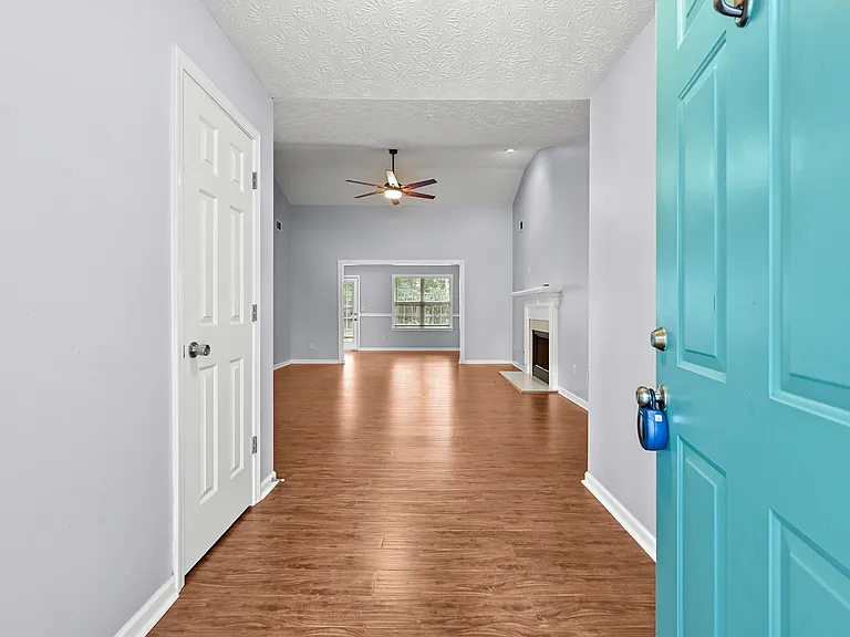 1029 Harbins Pass Dr — Photo 4