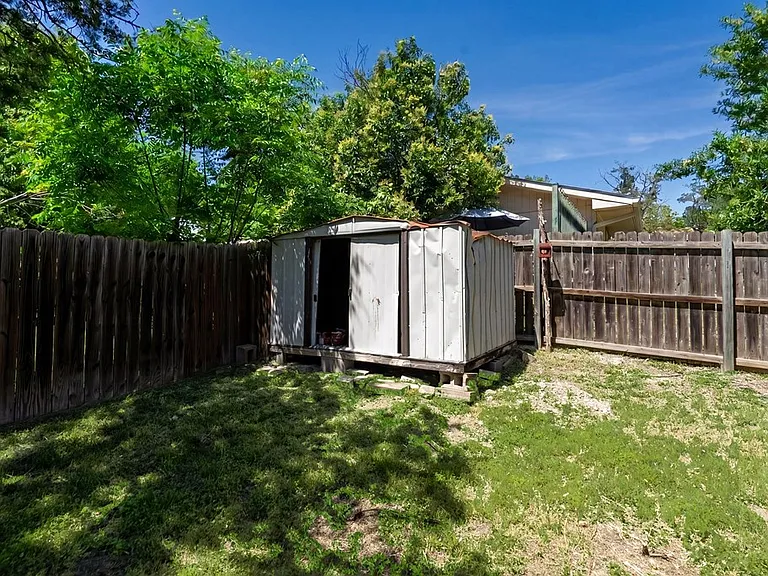 612 Tanglewood Ln — Photo 26