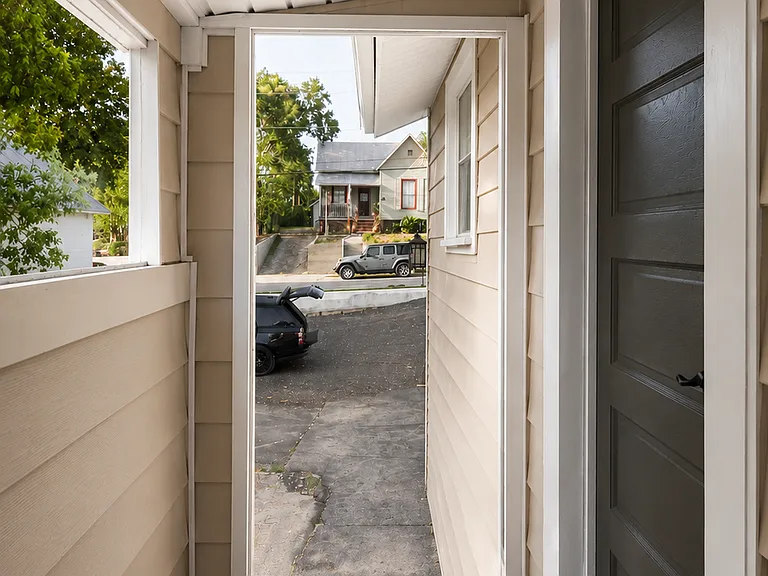44 Barton Ave #4 — Photo 17