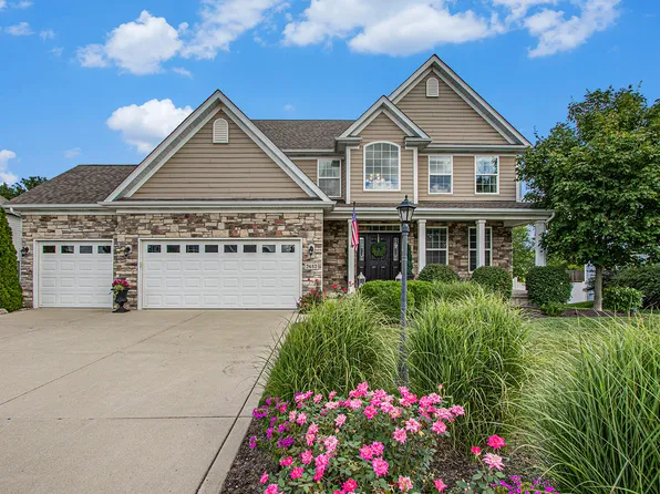 2652 Naples Dr, Valparaiso, IN 46385