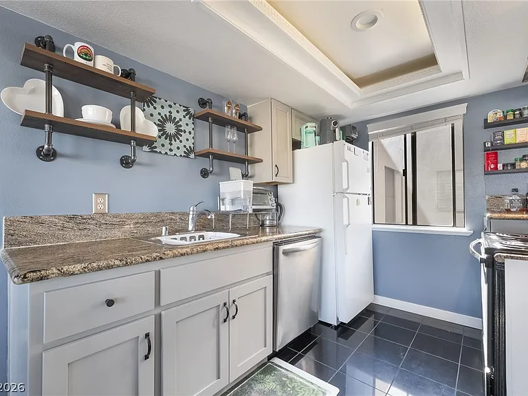 4391 Gannet Cir #10 — Photo 4