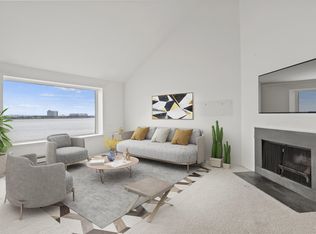 126 Sandpiper Ky, Secaucus, NJ 07094