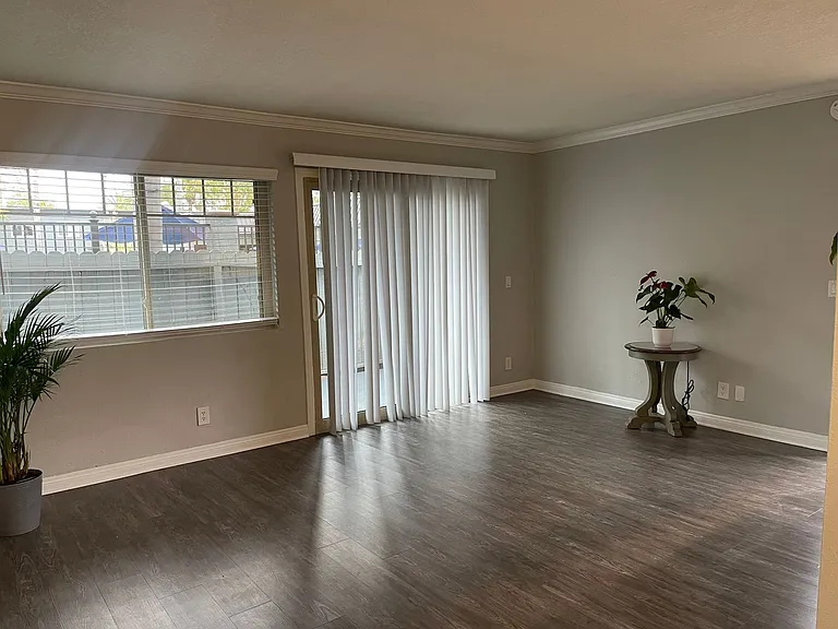Park Plaza Apartments — Photo 68