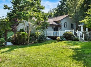128 Captains Cir, Tiverton, RI 02878