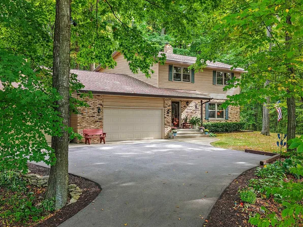 5495 Maple Heights Cir N, Sturgeon Bay, WI 54235