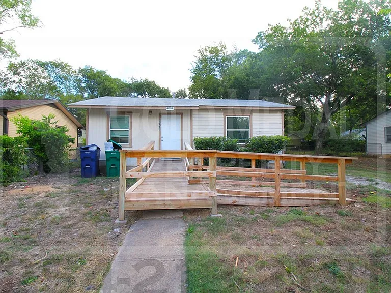 1000 Morris Dr — Photo 2
