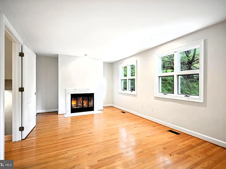 5330 Connecticut Ave NW — Photo 9