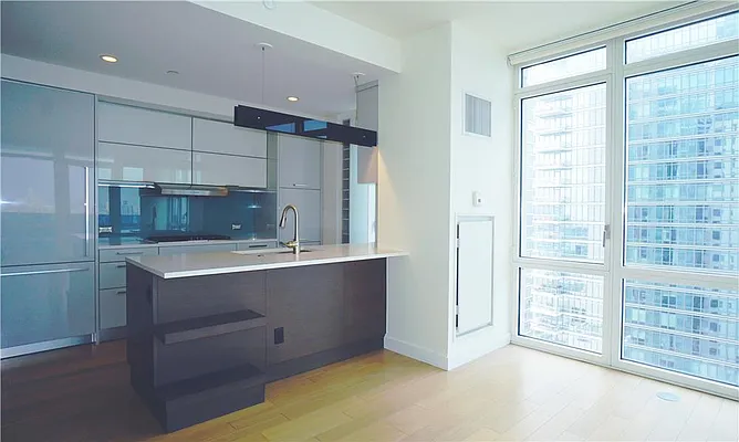 Rented by R New York | media 78