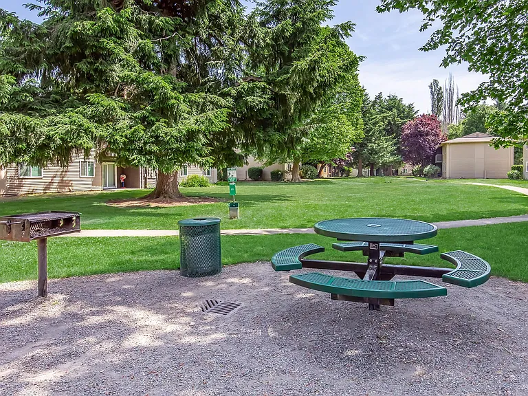 Madison at River's Edge Apartments — Photo 7