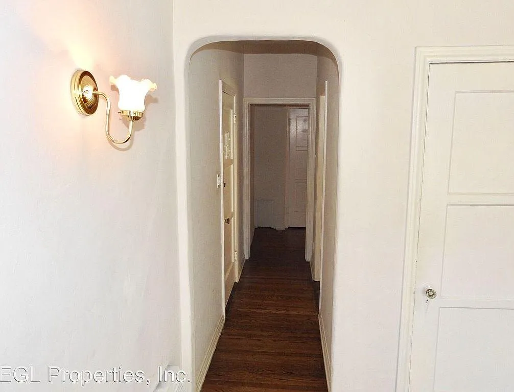 1 bed, 750 sqft, $2,500 — Photo 4