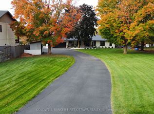 1060 River Rd W, Ottawa, ON K4M 1B4