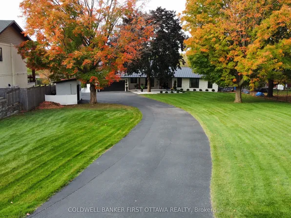 1060 River Rd W, Ottawa, ON K4M 1B4