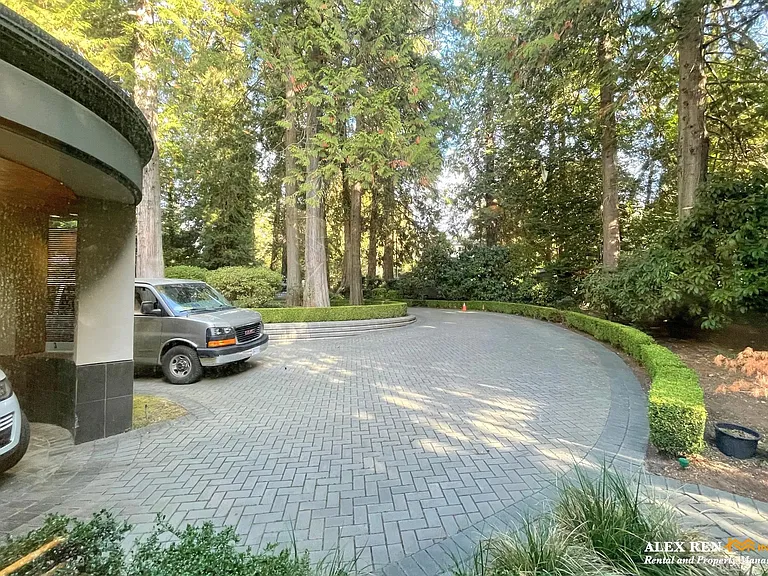 2838 SW Marine Dr — Photo 3