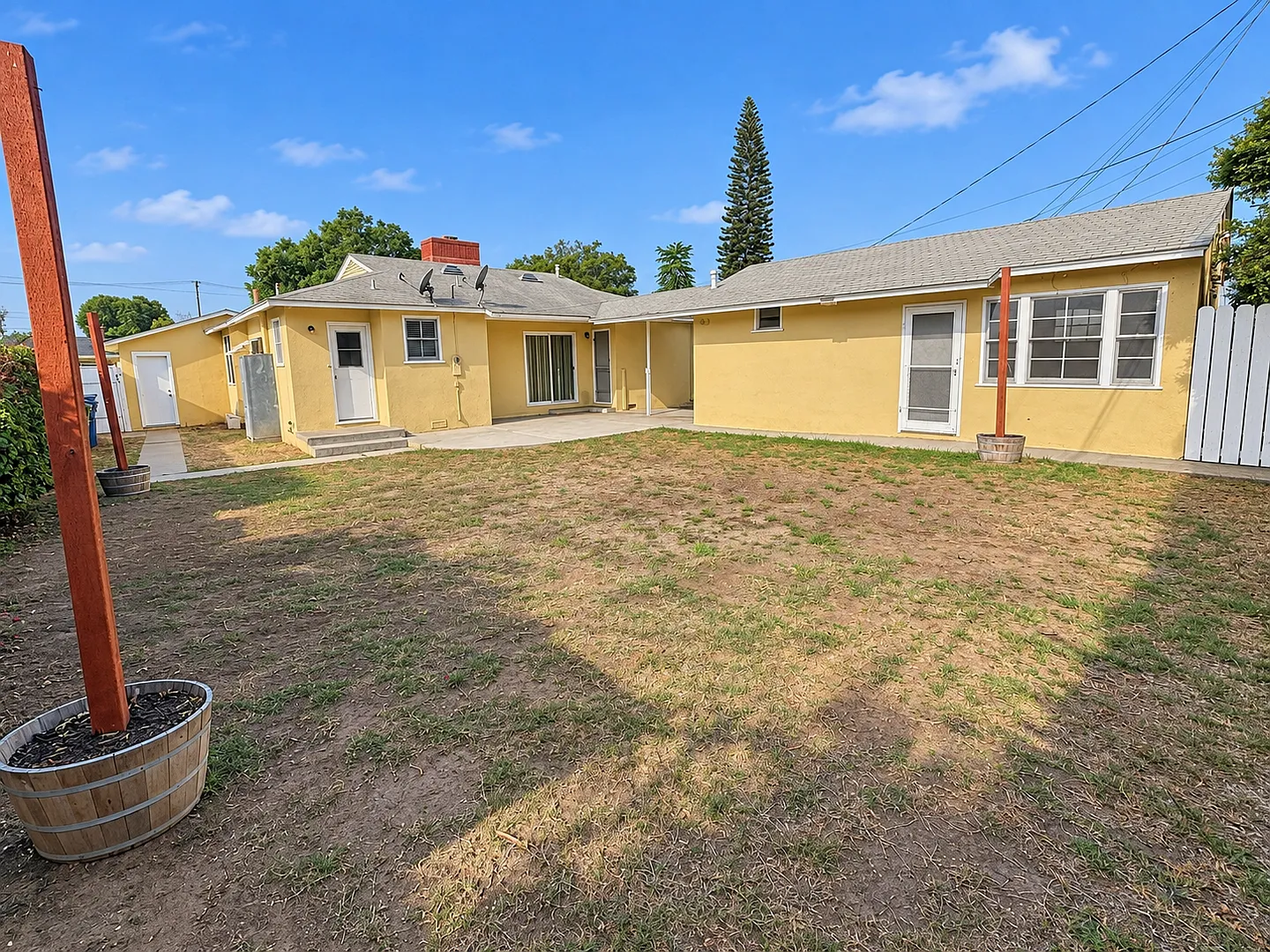 Beautiful 3-Bedroom, 2-Bath Home in La Mirada Ready for Move-In! — Photo 3