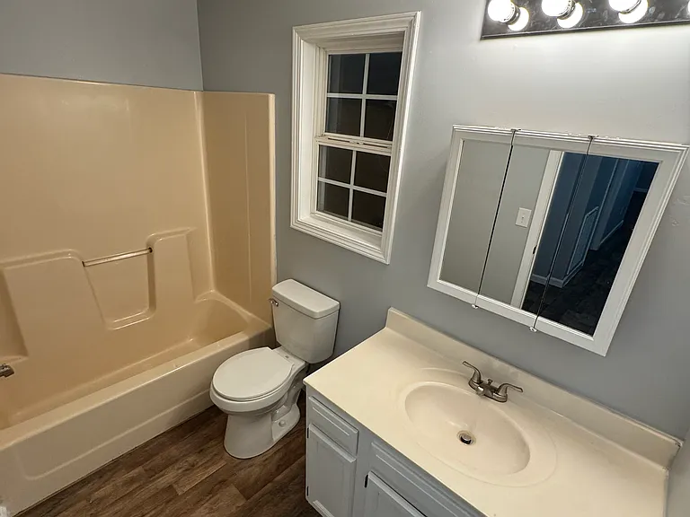 1211 Redbud St — Photo 23