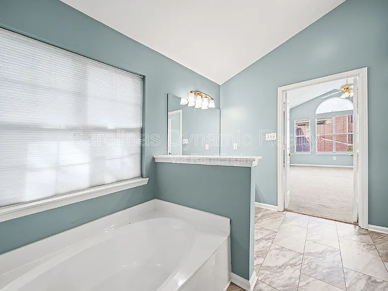 2812 Redfield Dr — Photo 26