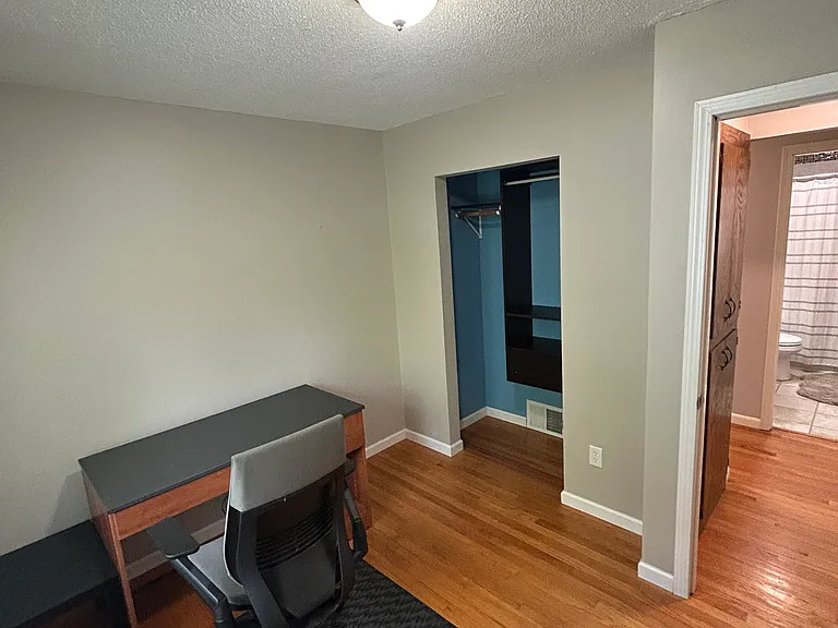 112510 Washington Ln — Photo 9