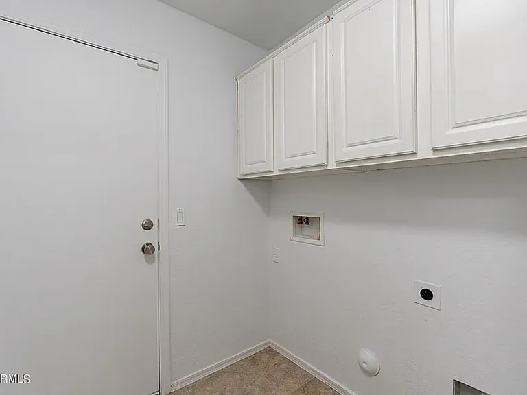 38645 N Lamar Dr — Photo 13