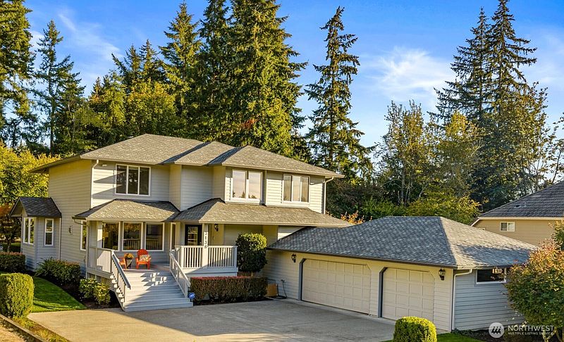 2nd image of 3138 41st Way SE