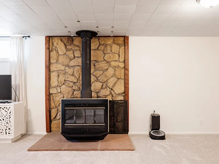 10516 Pearl St — Photo 15
