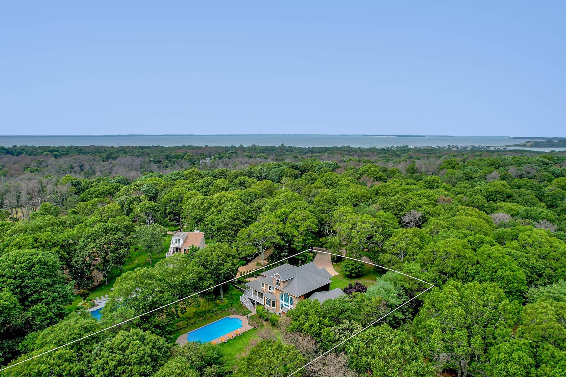 360 Old Canoe Place Rd, Southampton, NY 11968 Out East