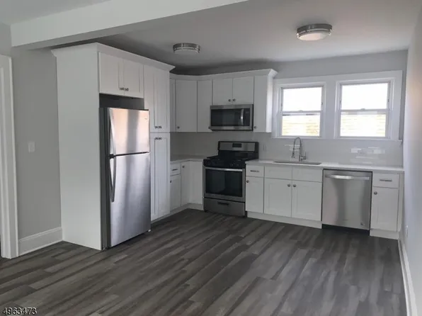 52 Thomas St Floor 2, Bloomfield, NJ 07003