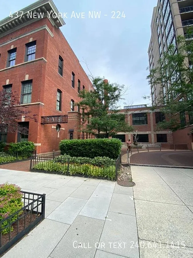 Lovely 1 BR + Den/1 BA Condo in Mount Vernon Square! — Photo 2