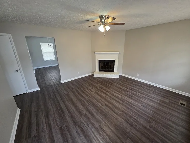 812 Shawnwood Cir — Photo 3