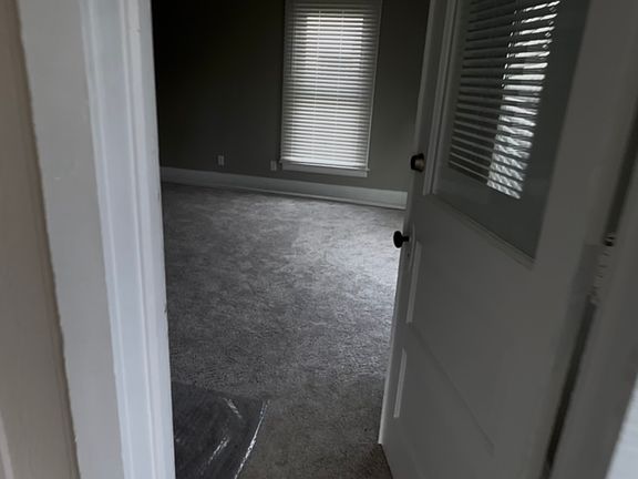 5th image of 805 Oak St