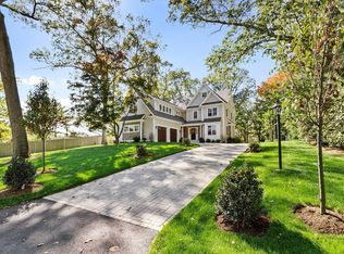 18 Robinson Rd, Lexington, MA 02420