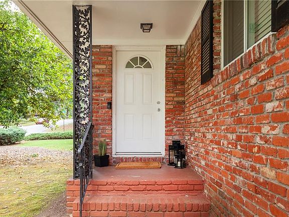 4th image of 2491 Princess Ln SE