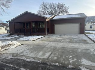 1223 9th St S, La Crosse, WI 54601