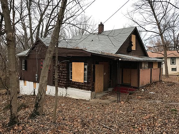 3rd image of 119 S Harvey Ave