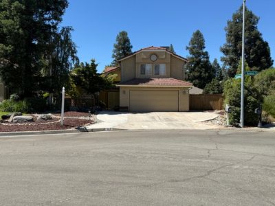 787 E Buckhill Rd, Fresno, CA, 93720