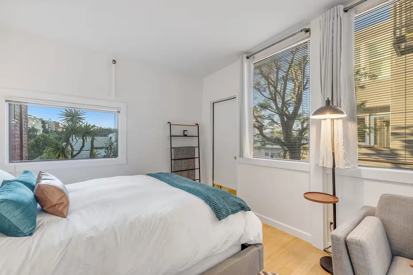 2621 Divisadero St — Photo 3