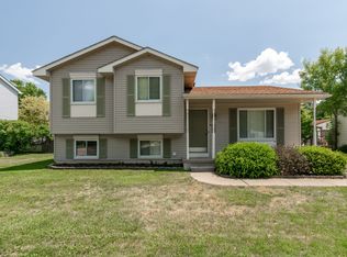 913 Meadowlark Ln, Howell, MI 48843