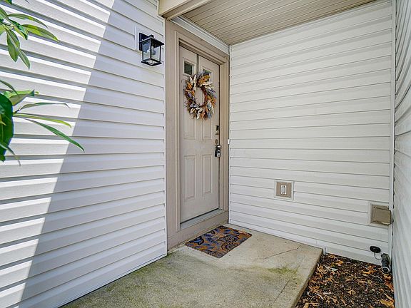3rd image of 2713 Woodland Trail Dr #4