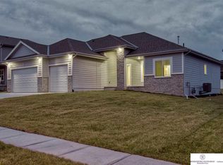 8109 S 194th St, Gretna, NE 68028