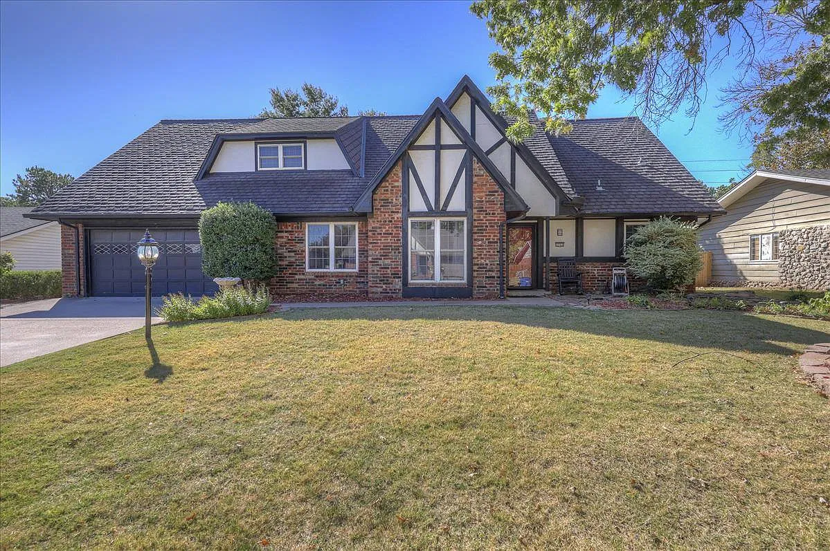 3722 E 85th Place in Tulsa, OK 74137 — Photo 1