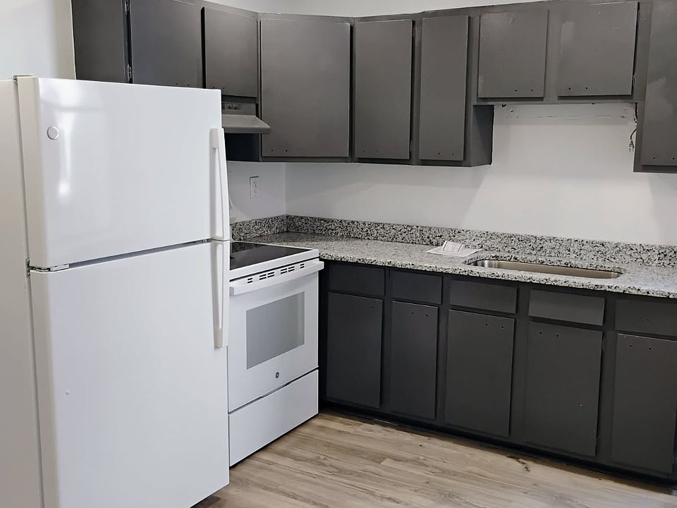 2nd image of 613 W Orange St Unit 1