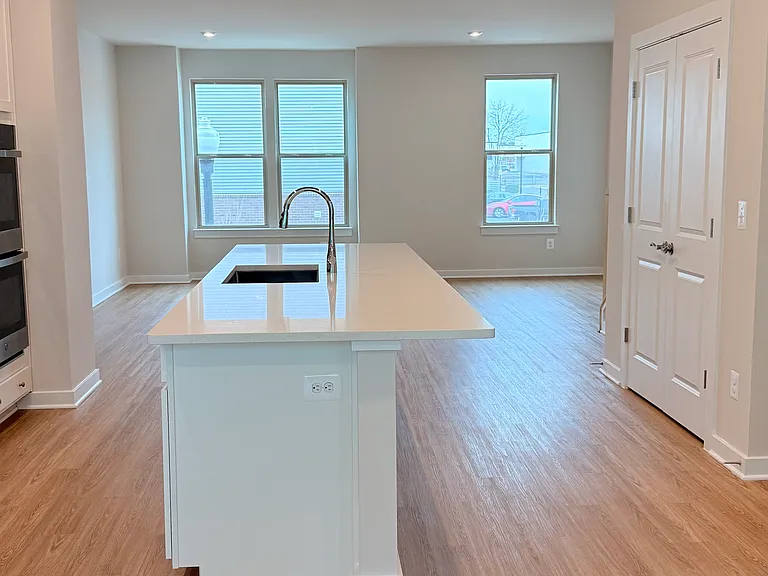 2108 Acadia Rd — Photo 4
