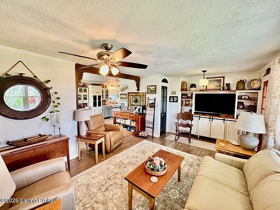3rd image of 96 Shields Ln