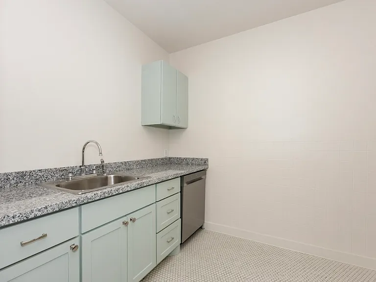 805 Spanish Town Rd #3 — Photo 4
