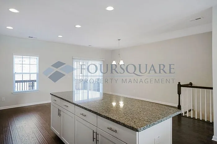 107 Cross Country Way — Photo 15
